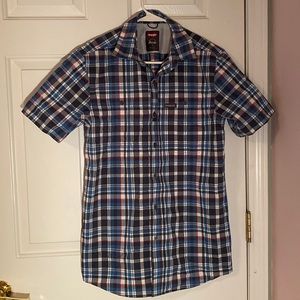 Wrangler button up short sleeve utility shirt
